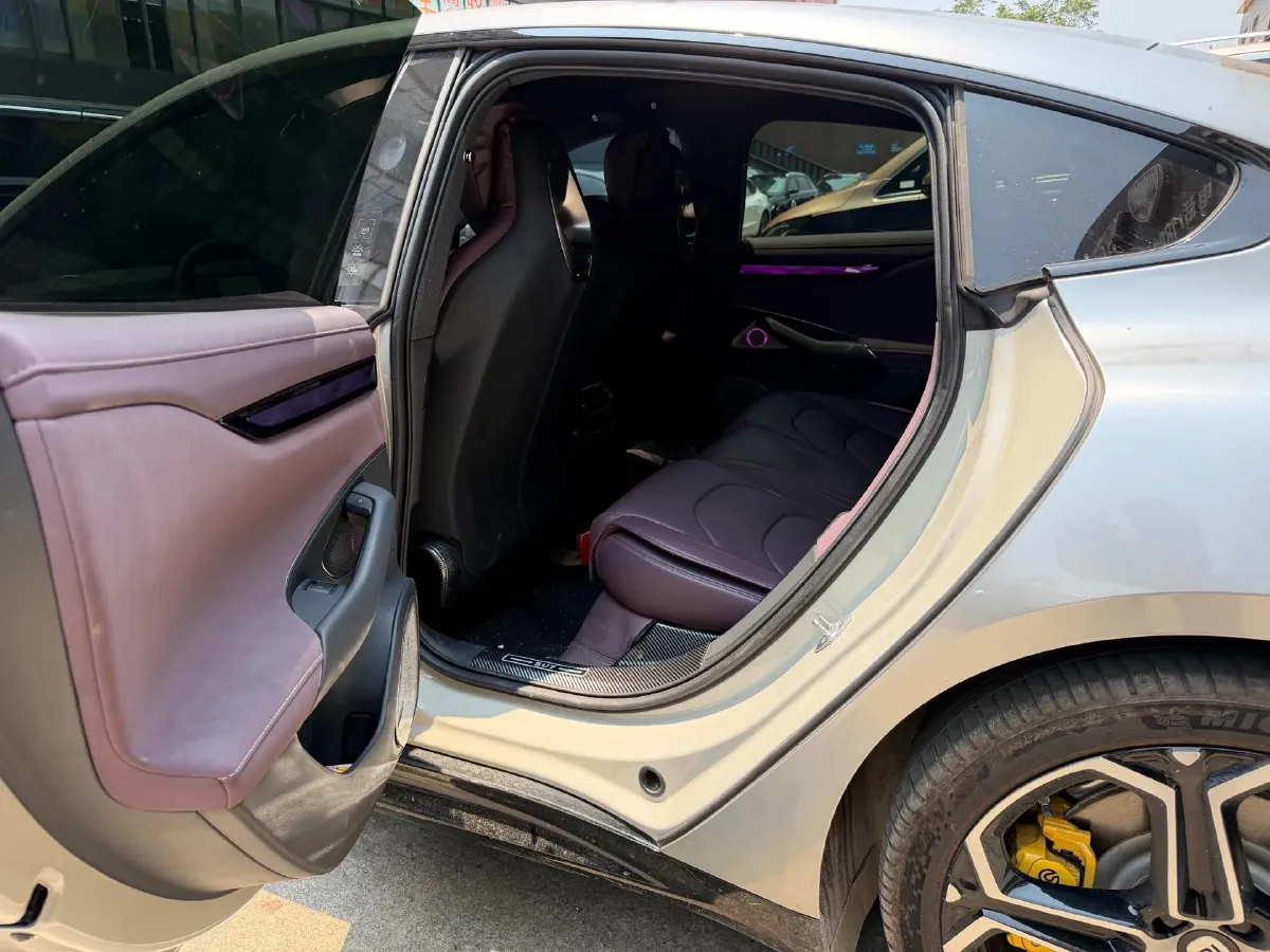 2024 MI SU7 BEV 73.6KWH,autocango,china used car exporter,china ev exporter,chinese used car exporter,chinese used ev exporter