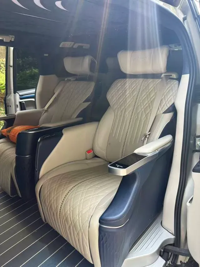 2021 Buick GL8 2.0T 237HP L4 9AT,autocango,china used car exporter,china ev exporter,chinese used car exporter,chinese used ev exporter