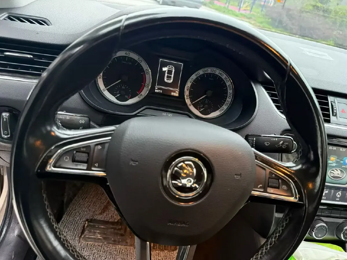 2018 Skoda Octavia 1.2T 116HP L4 7DCT,autocango,china used car exporter,china ev exporter,chinese used car exporter,chinese used ev exporter