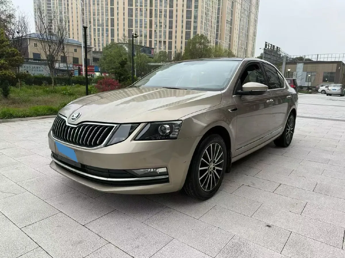 2018 Skoda Octavia 1.2T 116HP L4 7DCT,autocango,china used car exporter,china ev exporter,chinese used car exporter,chinese used ev exporter