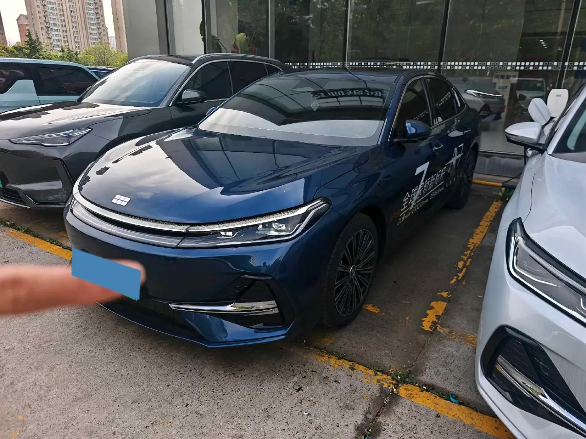2025 Geely Galaxy A7 1.5L 112HP L4 1DHT PHEV,autocango,china used car exporter,china ev exporter,chinese used car exporter,chinese used ev exporter