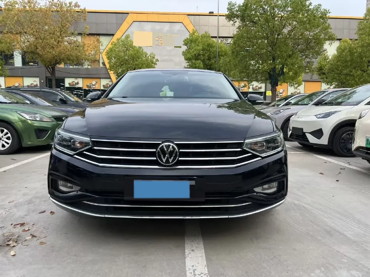 2020 Volkswagen Magotan 2.0T 186HP L4 7DCT,autocango,china used car exporter,china ev exporter,chinese used car exporter,chinese used ev exporter