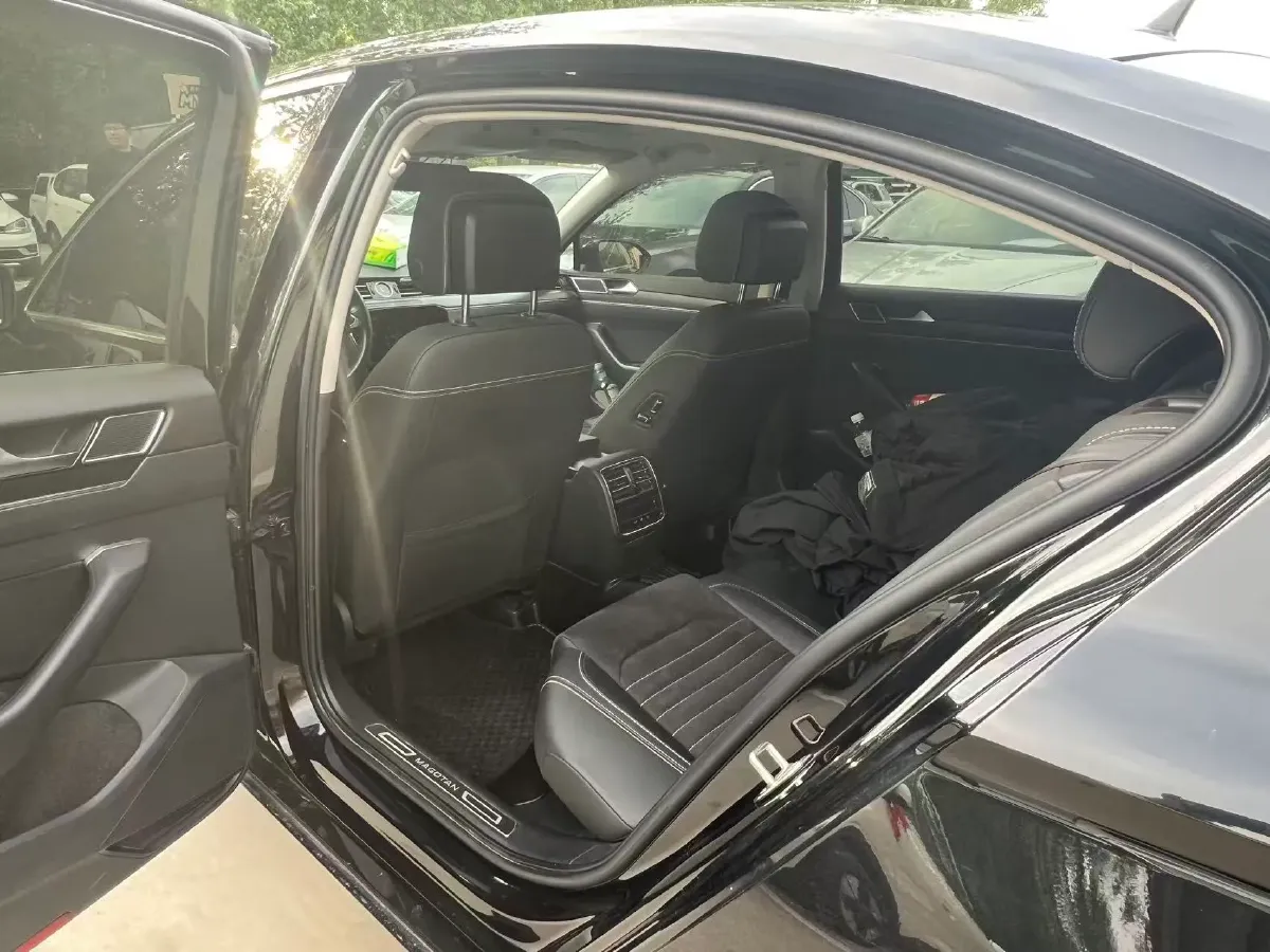 2020 Volkswagen Magotan 2.0T 186HP L4 7DCT,autocango,china used car exporter,china ev exporter,chinese used car exporter,chinese used ev exporter