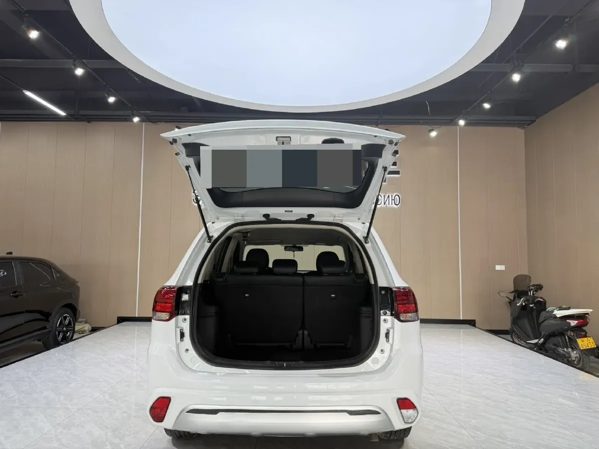 2020 Mitsubishi Outlander 2.0L 166HP L4 CVT,autocango,china used car exporter,china ev exporter,chinese used car exporter,chinese used ev exporter