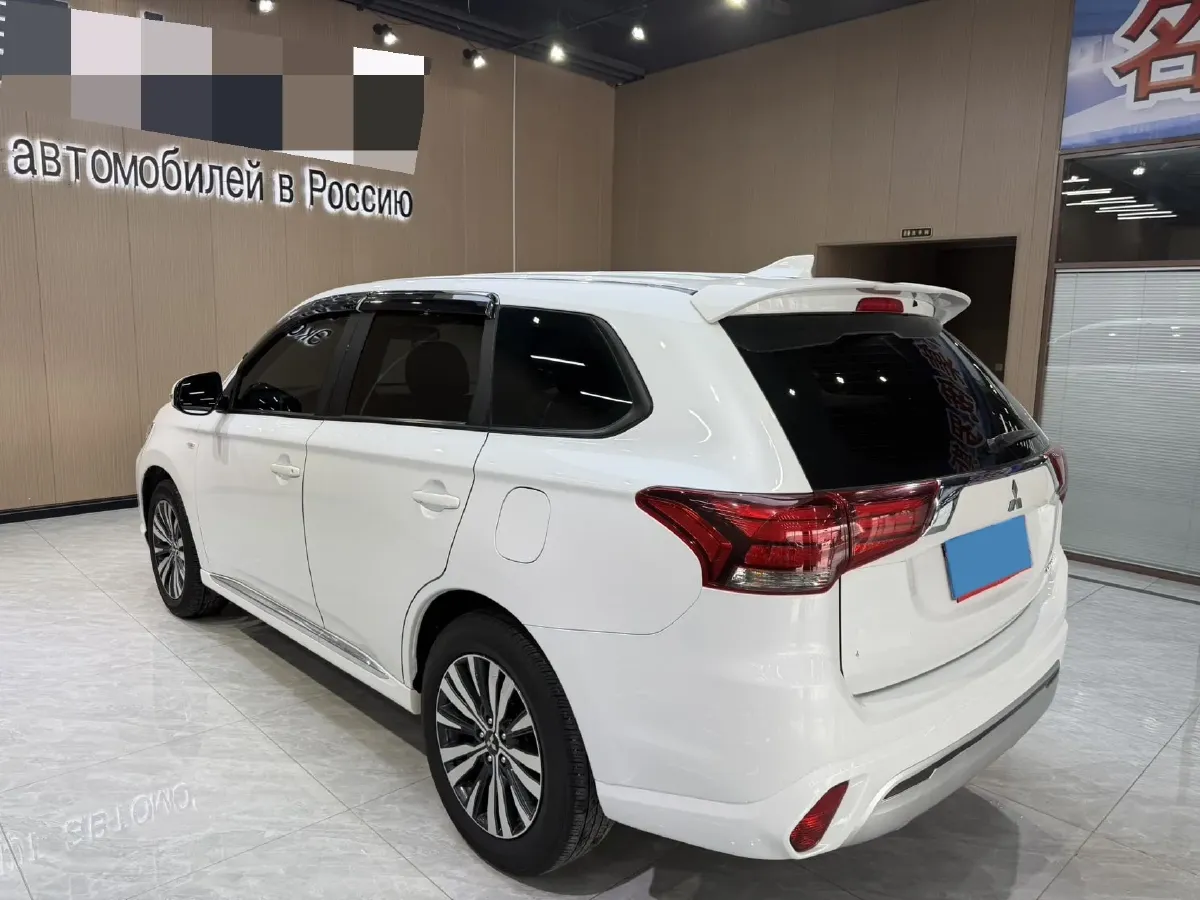 2020 Mitsubishi Outlander 2.0L 166HP L4 CVT,autocango,china used car exporter,china ev exporter,chinese used car exporter,chinese used ev exporter