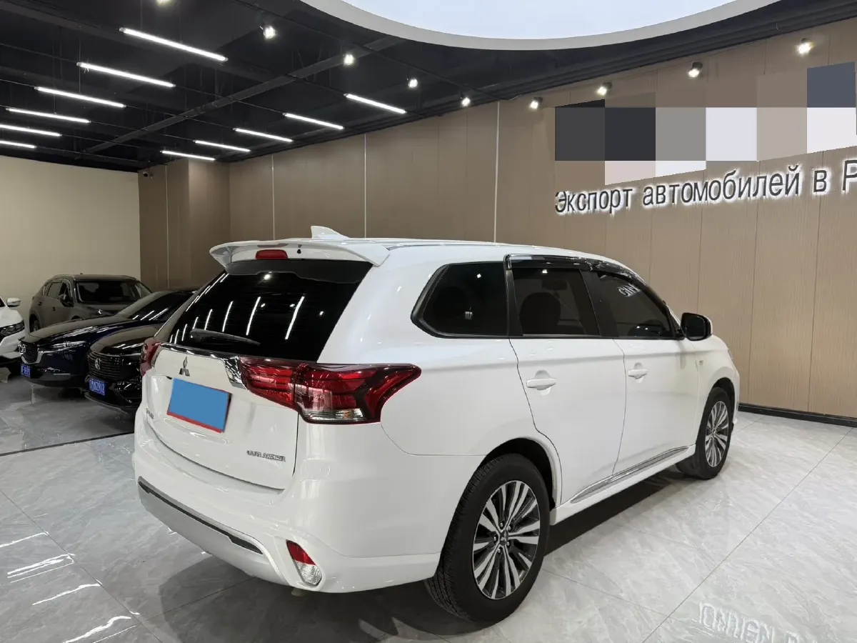 2020 Mitsubishi Outlander 2.0L 166HP L4 CVT,autocango,china used car exporter,china ev exporter,chinese used car exporter,chinese used ev exporter