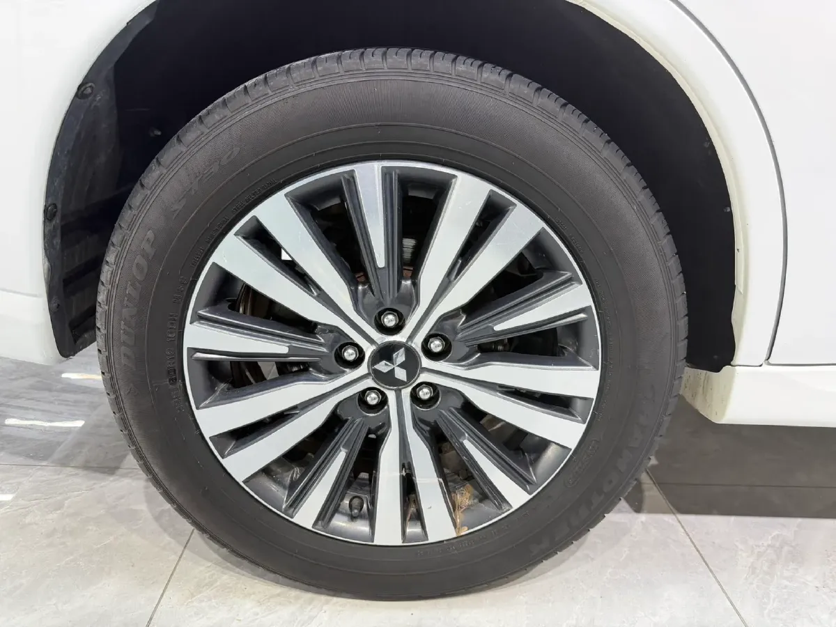 2020 Mitsubishi Outlander 2.0L 166HP L4 CVT,autocango,china used car exporter,china ev exporter,chinese used car exporter,chinese used ev exporter