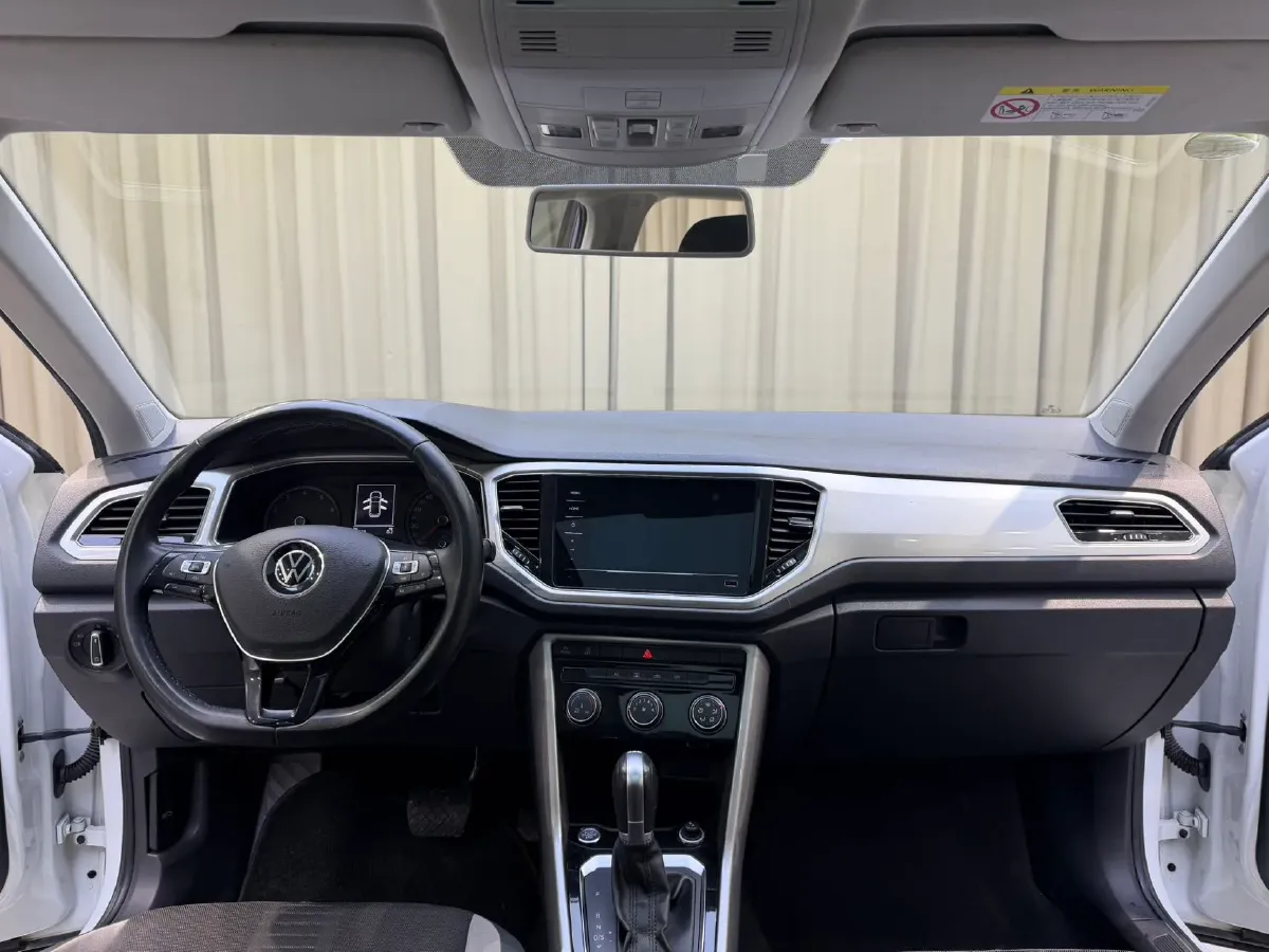 2022 Volkswagen T-Roc 1.4T 150HP L4 7DCT,autocango,china used car exporter,china ev exporter,chinese used car exporter,chinese used ev exporter