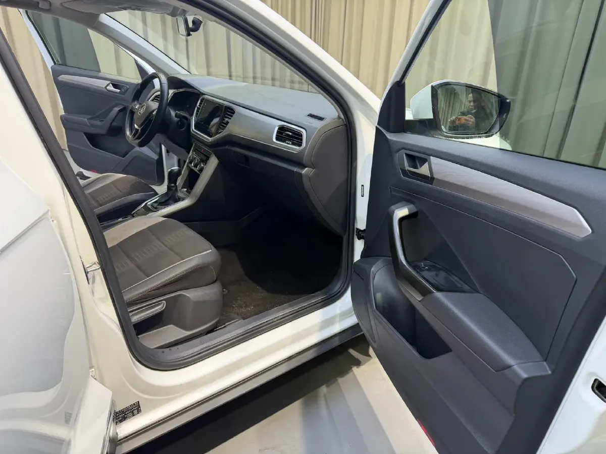 2022 Volkswagen T-Roc 1.4T 150HP L4 7DCT,autocango,china used car exporter,china ev exporter,chinese used car exporter,chinese used ev exporter
