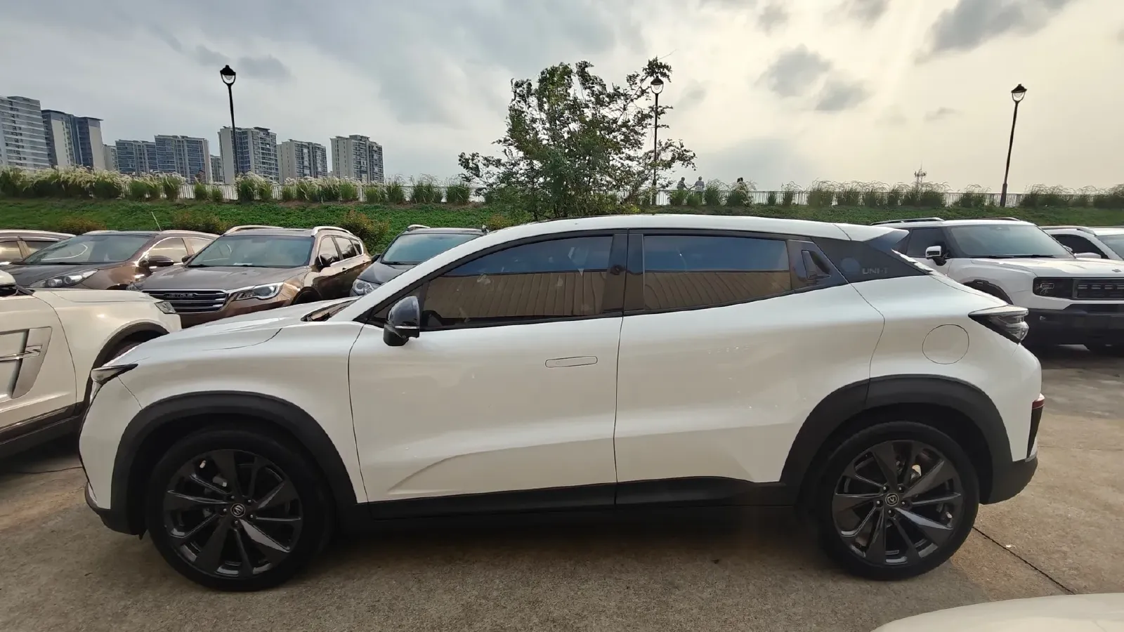 2020 ChangAn UNI-T 1.5T 180HP L4 7DCT,autocango,china used car exporter,china ev exporter,chinese used car exporter,chinese used ev exporter