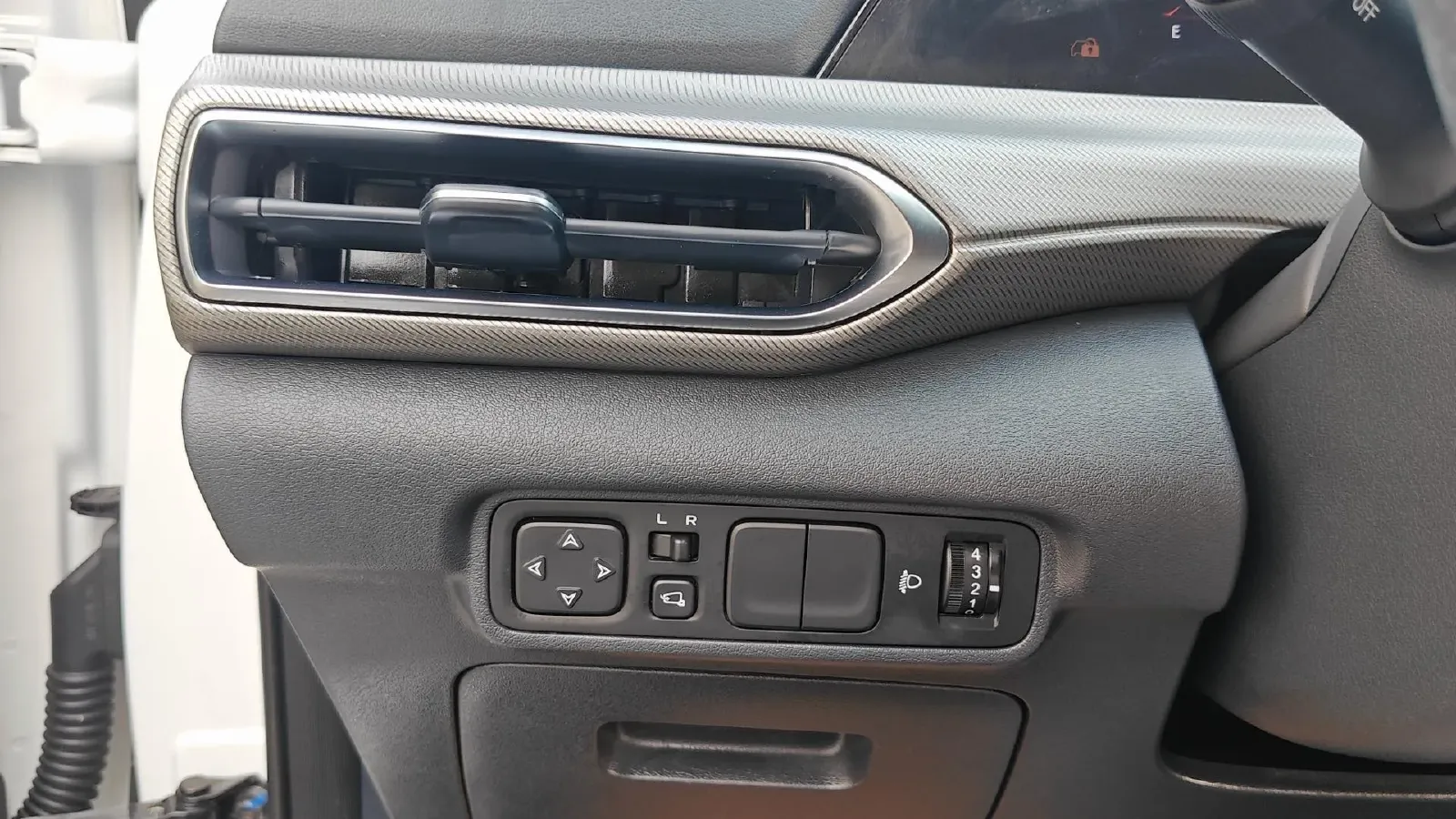 2020 ChangAn UNI-T 1.5T 180HP L4 7DCT,autocango,china used car exporter,china ev exporter,chinese used car exporter,chinese used ev exporter