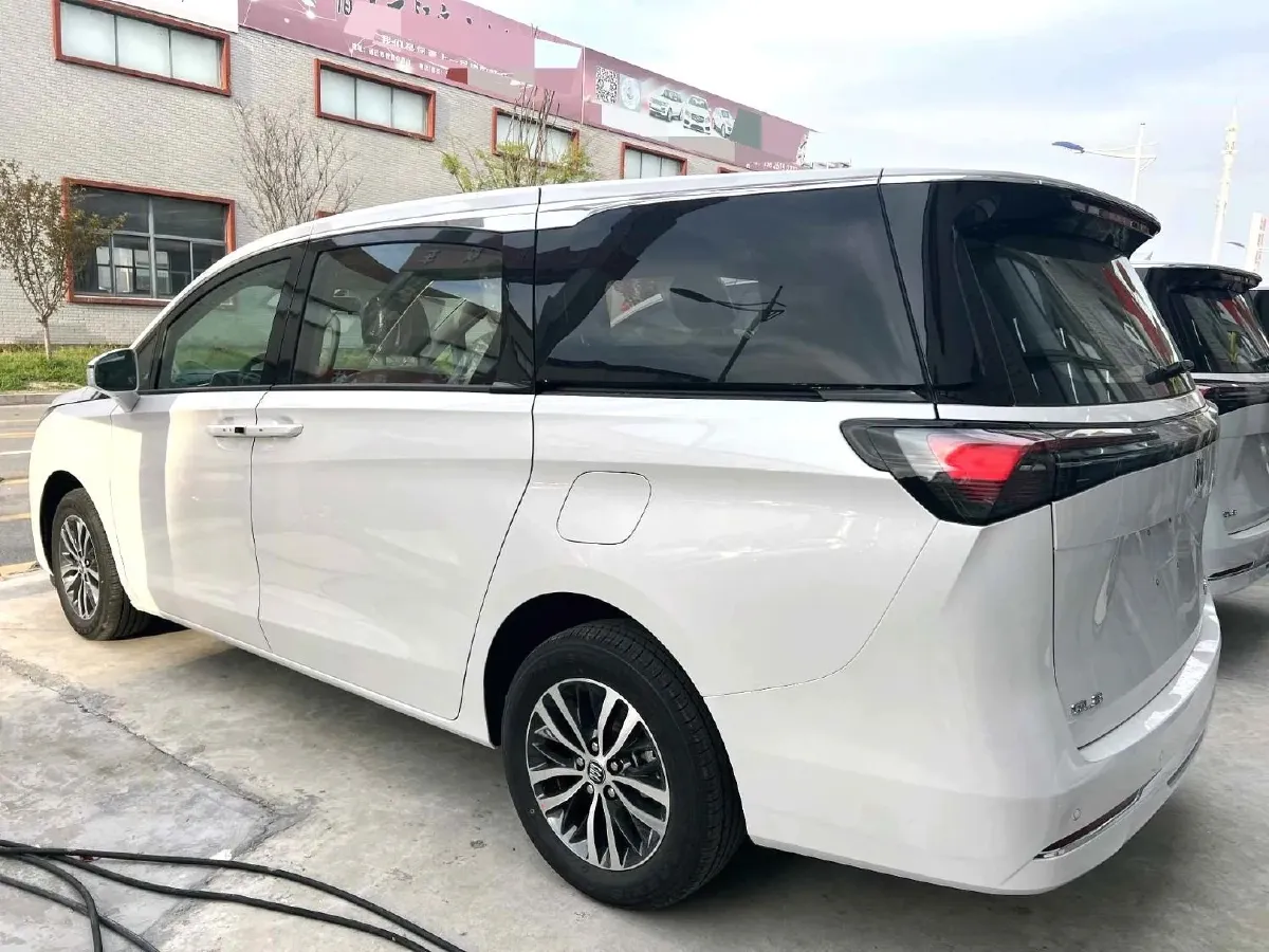 2025 Buick GL8 2.0T 237HP L4 9AT,autocango,china used car exporter,china ev exporter,chinese used car exporter,chinese used ev exporter
