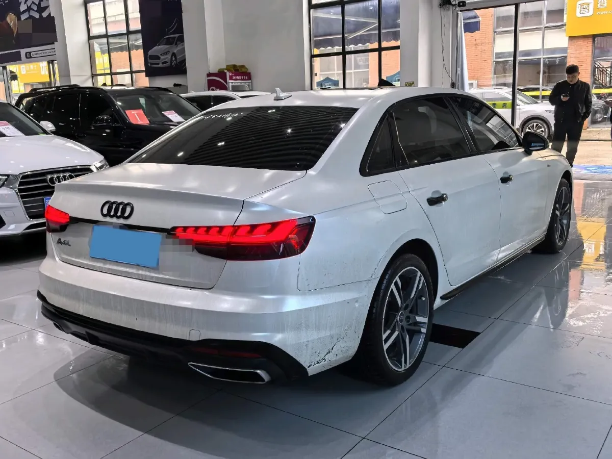 2022 Audi A4L 2.0T 190HP L4 7DCT,autocango,china used car exporter,china ev exporter,chinese used car exporter,chinese used ev exporter
