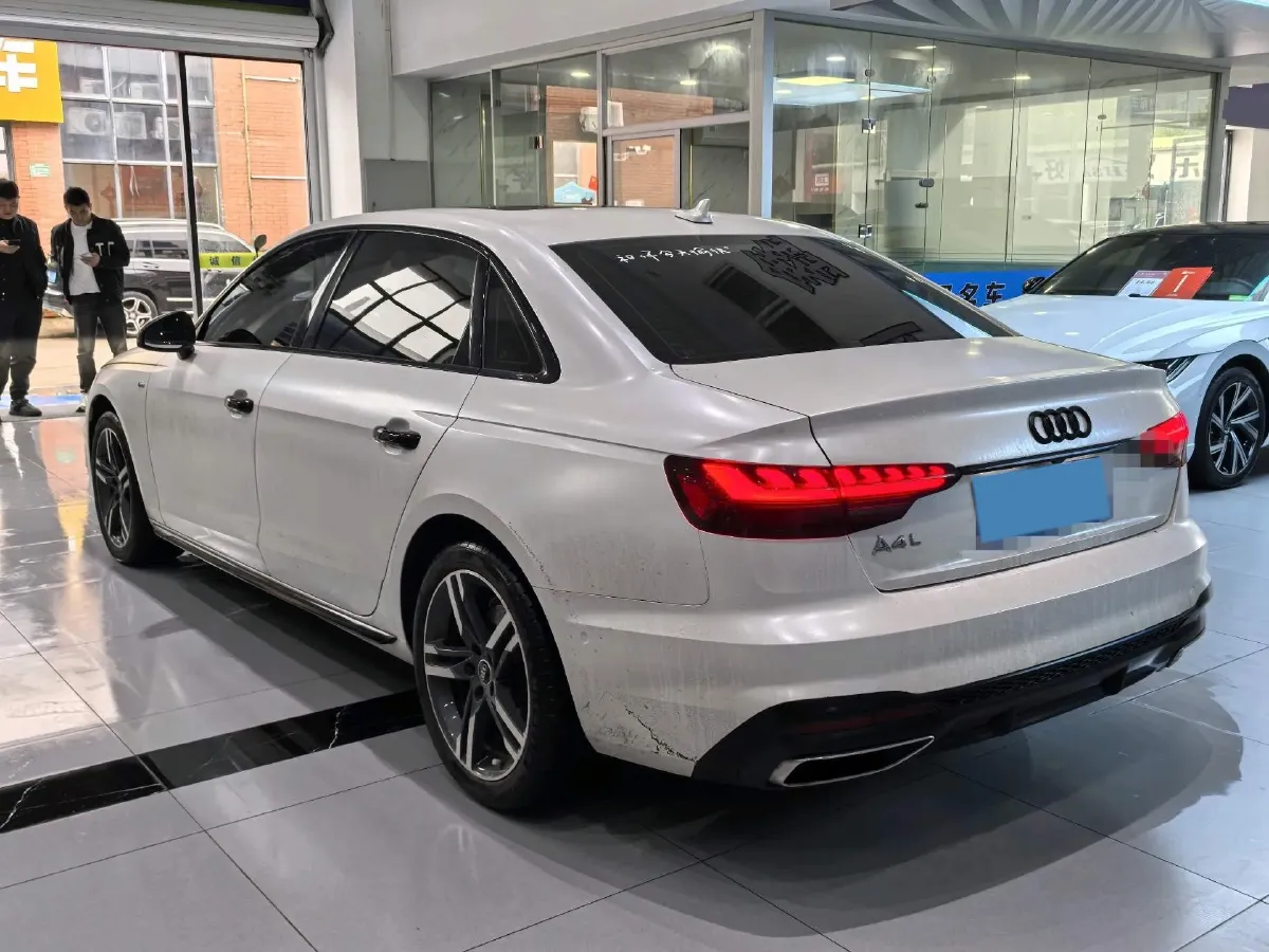 2022 Audi A4L 2.0T 190HP L4 7DCT,autocango,china used car exporter,china ev exporter,chinese used car exporter,chinese used ev exporter
