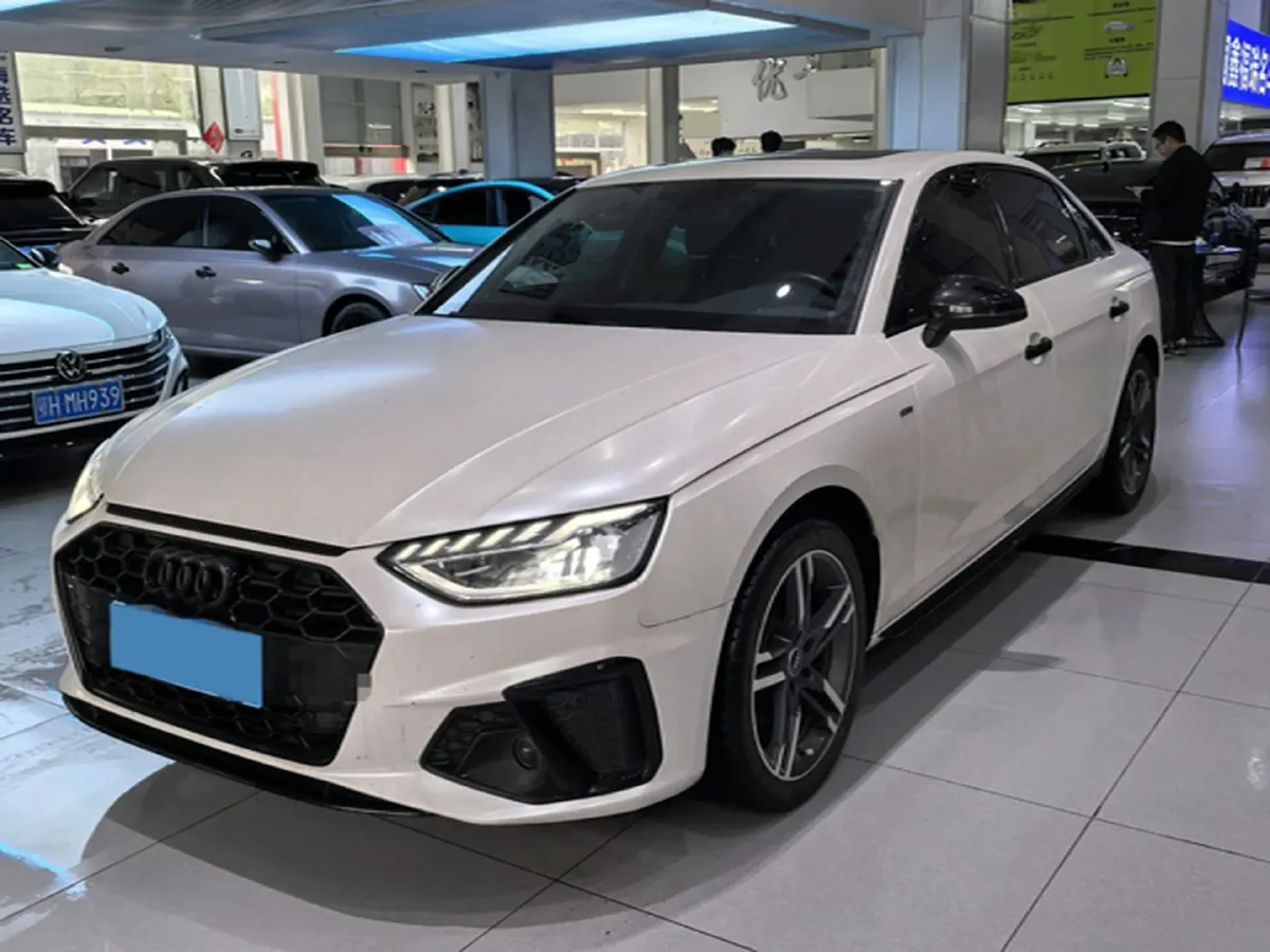 2022 Audi A4L 2.0T 190HP L4 7DCT,autocango,china used car exporter,china ev exporter,chinese used car exporter,chinese used ev exporter