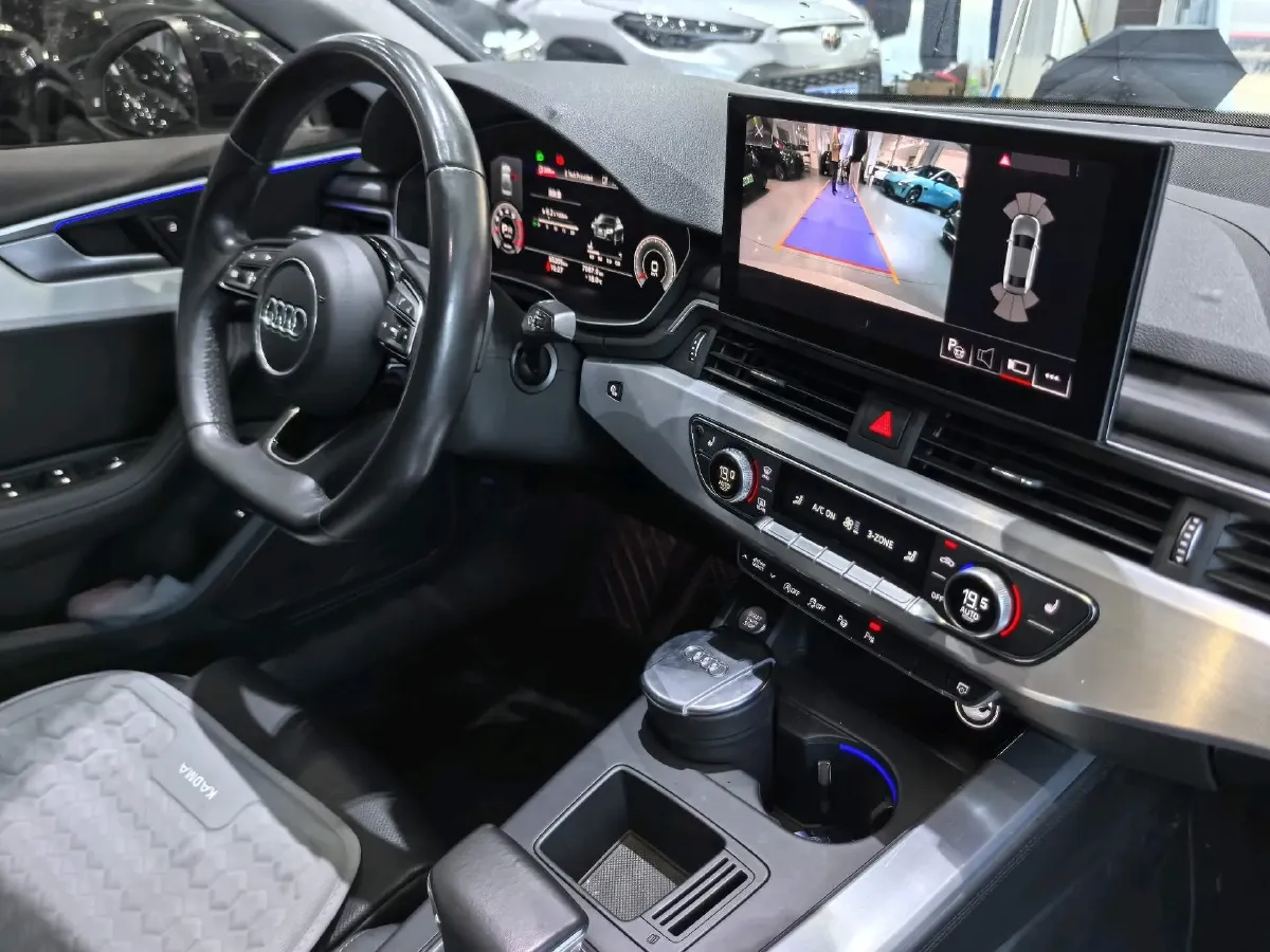 2022 Audi A4L 2.0T 190HP L4 7DCT,autocango,china used car exporter,china ev exporter,chinese used car exporter,chinese used ev exporter