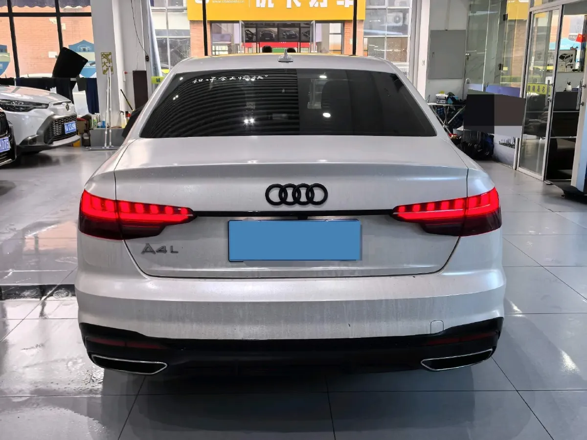 2022 Audi A4L 2.0T 190HP L4 7DCT,autocango,china used car exporter,china ev exporter,chinese used car exporter,chinese used ev exporter