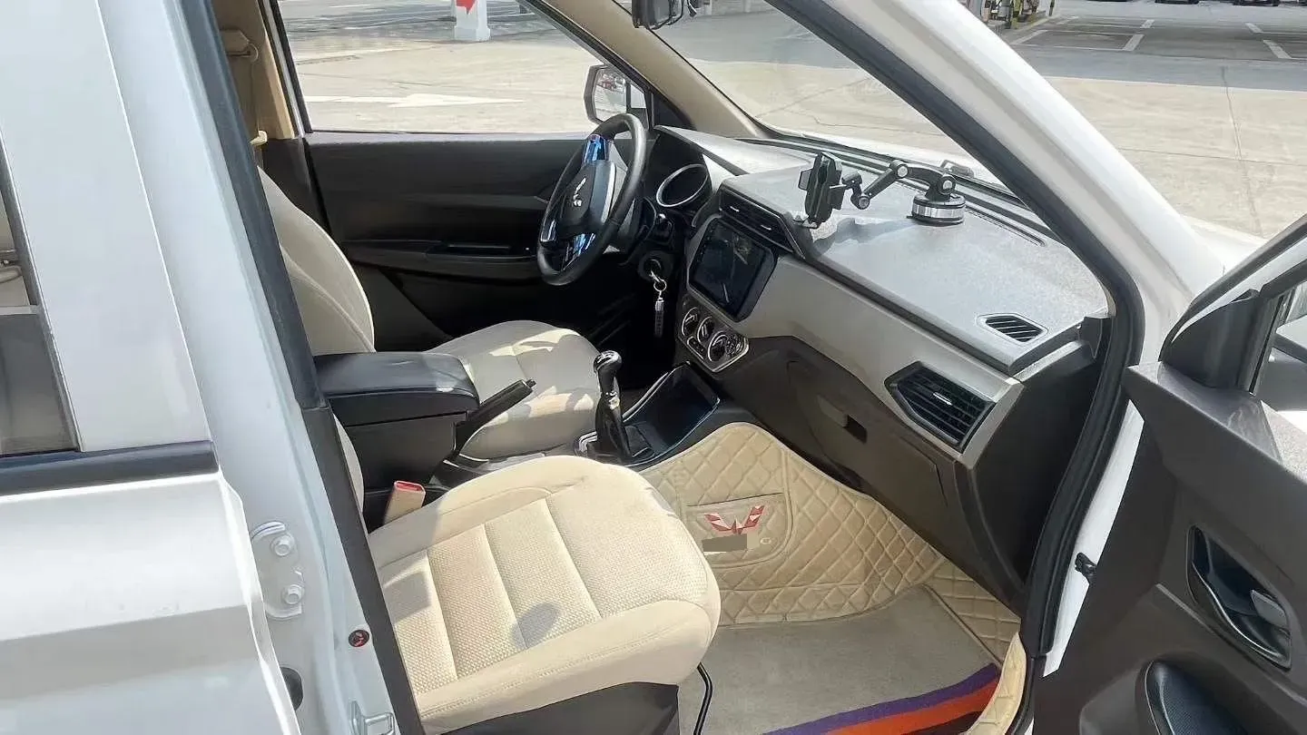 2018 WuLing HongGuang 1.5L 105HP L4 5MT,autocango,china used car exporter,china ev exporter,chinese used car exporter,chinese used ev exporter