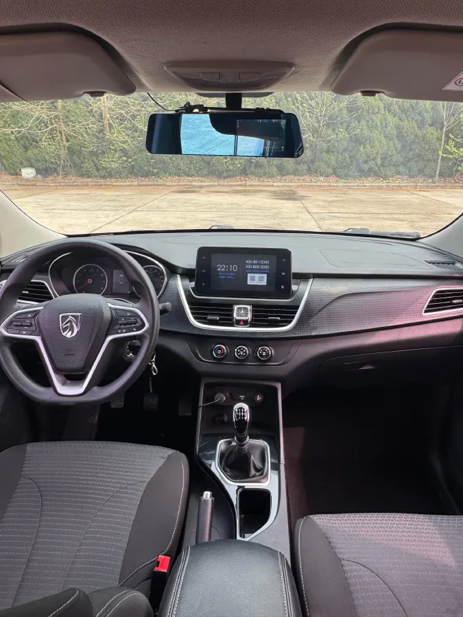 2019 BaoJun 730 1.5L 105HP L4 6MT,autocango,china used car exporter,china ev exporter,chinese used car exporter,chinese used ev exporter