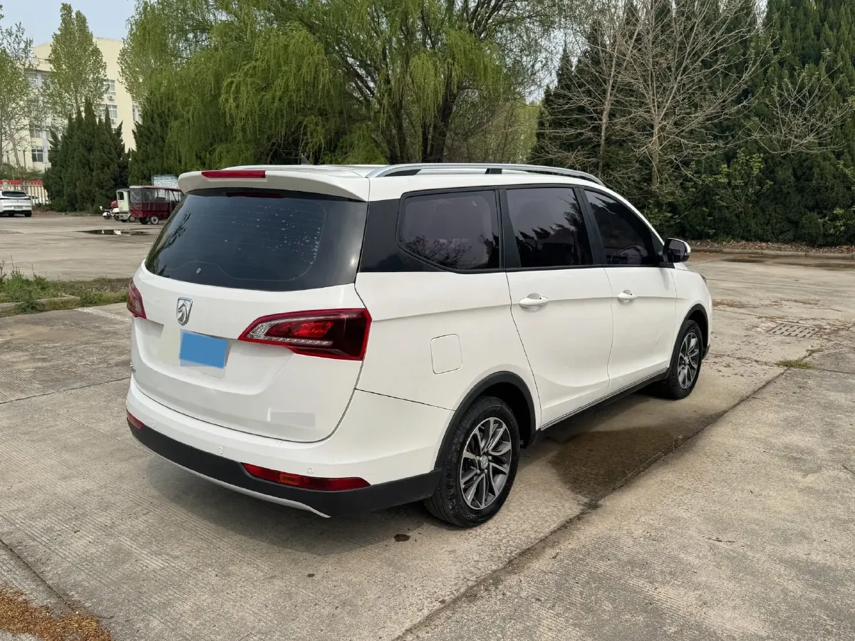 2019 BaoJun 730 1.5L 105HP L4 6MT,autocango,china used car exporter,china ev exporter,chinese used car exporter,chinese used ev exporter