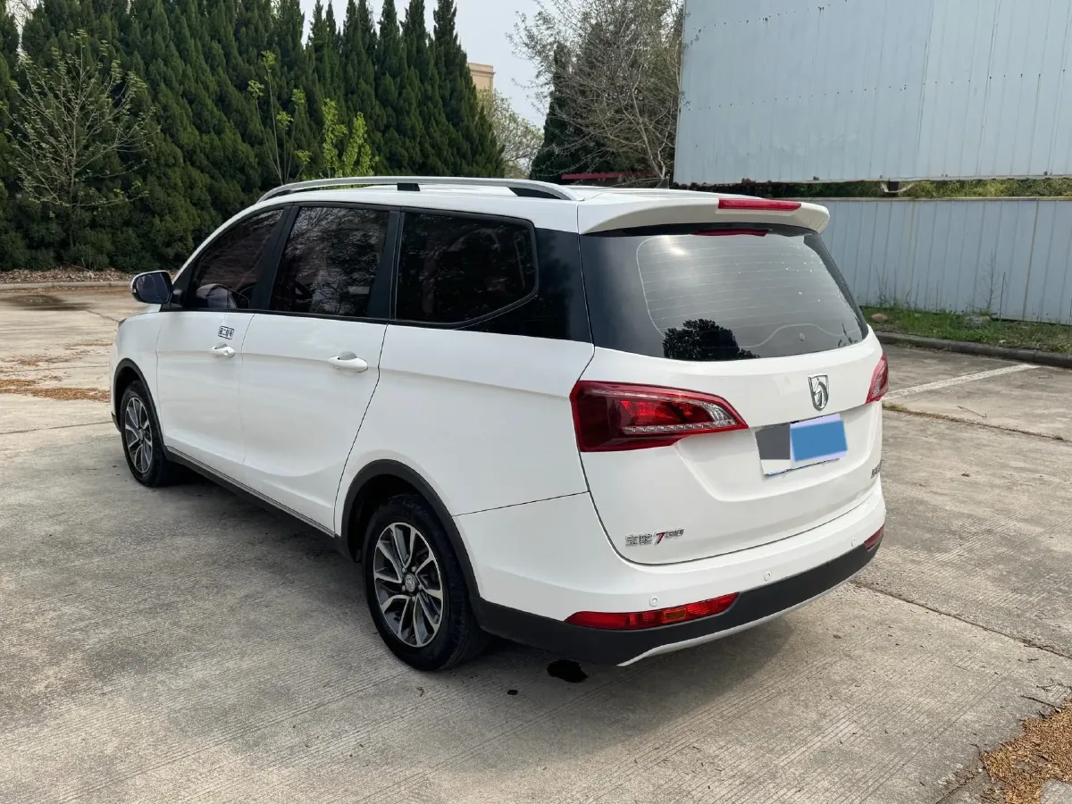 2019 BaoJun 730 1.5L 105HP L4 6MT,autocango,china used car exporter,china ev exporter,chinese used car exporter,chinese used ev exporter