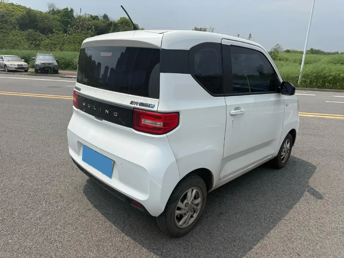2021 WuLing HongGuang MINI EV BEV 13.8KWH,autocango,china used car exporter,china ev exporter,chinese used car exporter,chinese used ev exporter