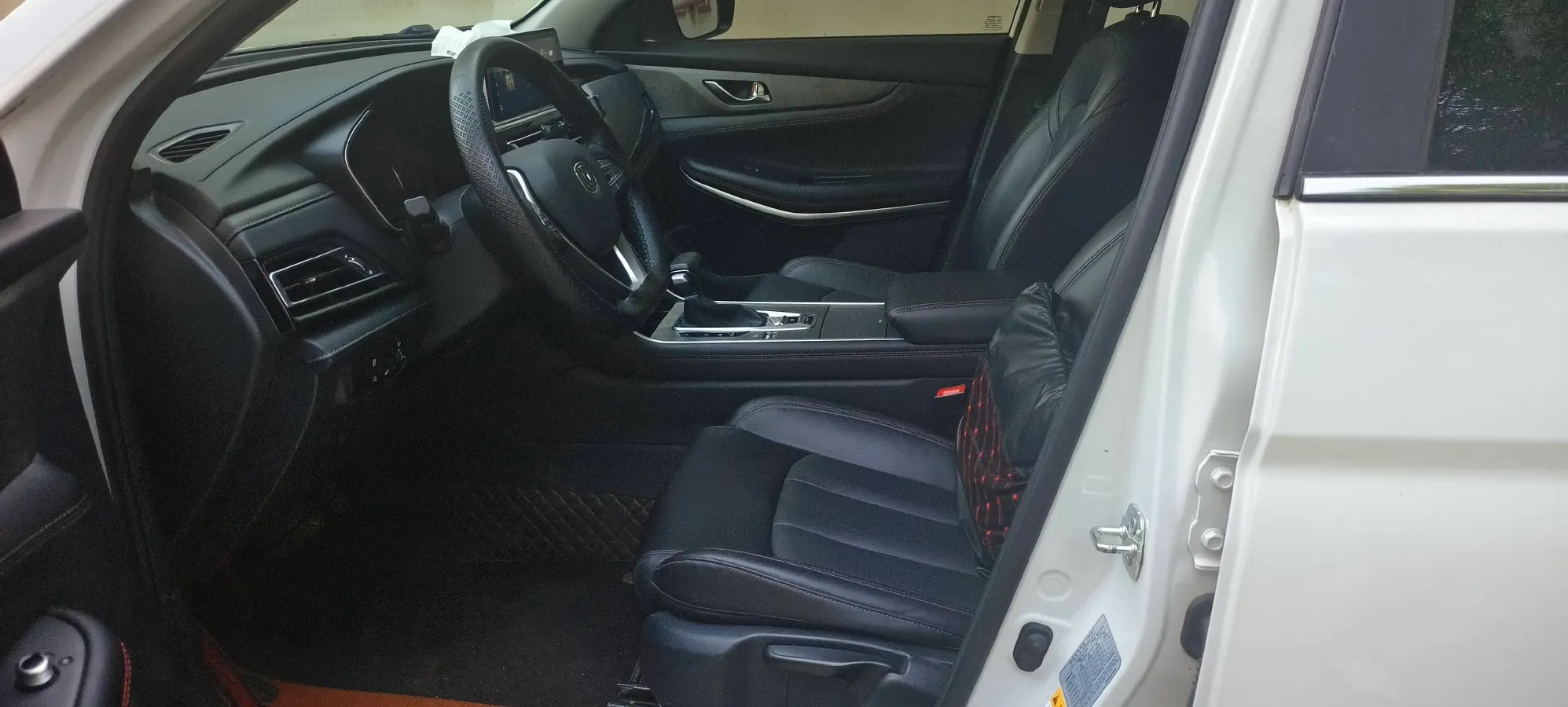 2022 ChangAn CS75 1.5T 180HP L4 7DCT,autocango,china used car exporter,china ev exporter,chinese used car exporter,chinese used ev exporter