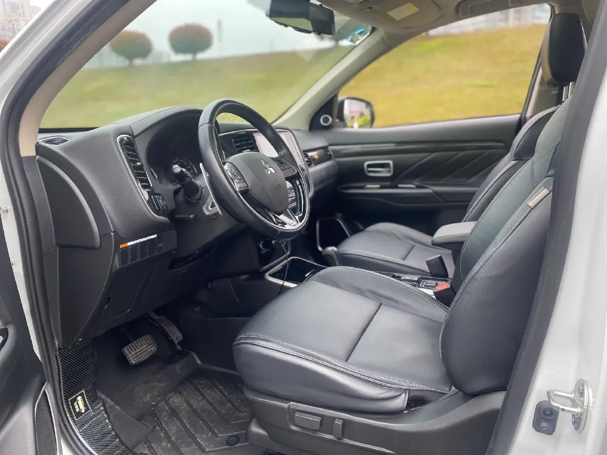 2019 Mitsubishi Outlander 2.4L 192HP L4 CVT,autocango,china used car exporter,china ev exporter,chinese used car exporter,chinese used ev exporter