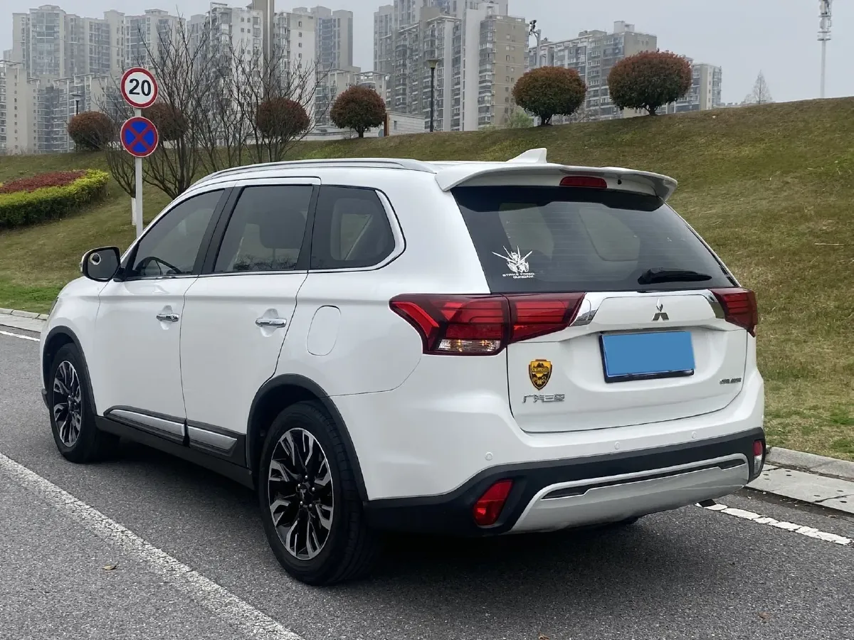 2019 Mitsubishi Outlander 2.4L 192HP L4 CVT,autocango,china used car exporter,china ev exporter,chinese used car exporter,chinese used ev exporter