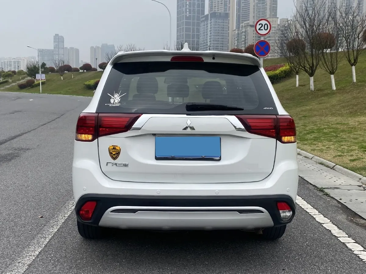 2019 Mitsubishi Outlander 2.4L 192HP L4 CVT,autocango,china used car exporter,china ev exporter,chinese used car exporter,chinese used ev exporter