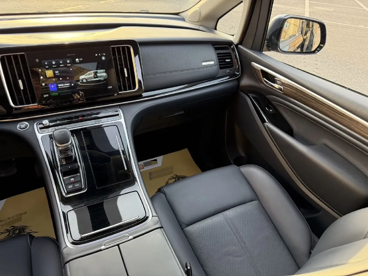 2021 GAC Trumpchi M8 2.0T 252HP L4 8AT,autocango,china used car exporter,china ev exporter,chinese used car exporter,chinese used ev exporter