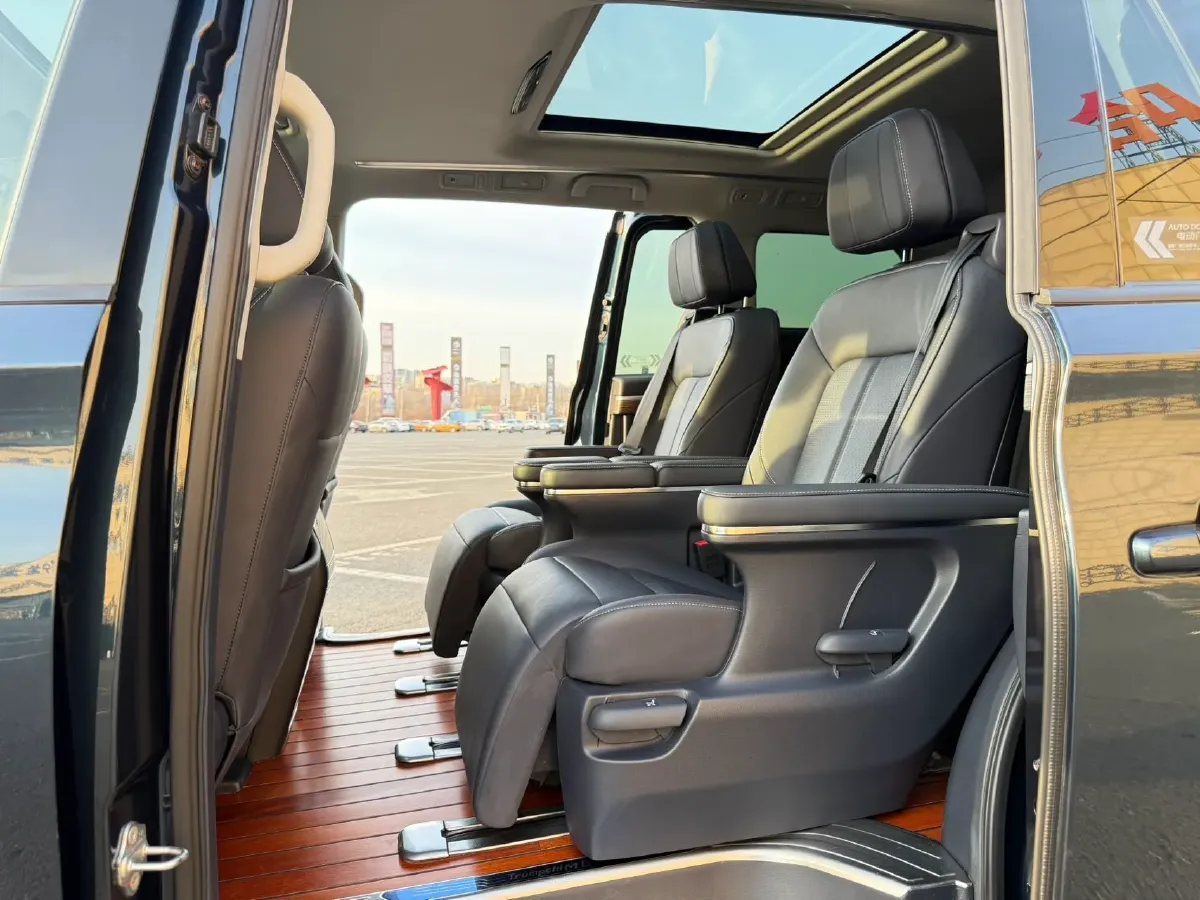 2021 GAC Trumpchi M8 2.0T 252HP L4 8AT,autocango,china used car exporter,china ev exporter,chinese used car exporter,chinese used ev exporter