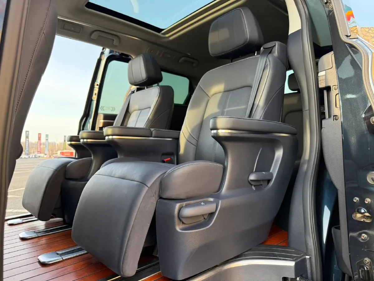 2021 GAC Trumpchi M8 2.0T 252HP L4 8AT,autocango,china used car exporter,china ev exporter,chinese used car exporter,chinese used ev exporter