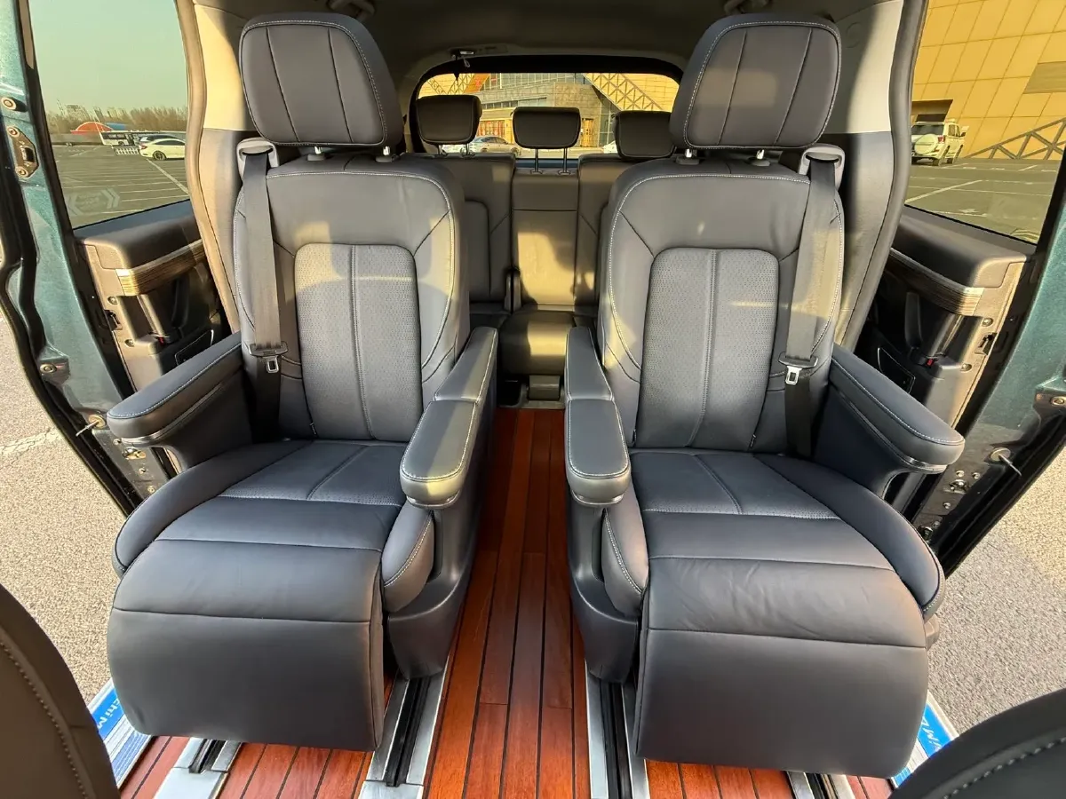 2021 GAC Trumpchi M8 2.0T 252HP L4 8AT,autocango,china used car exporter,china ev exporter,chinese used car exporter,chinese used ev exporter