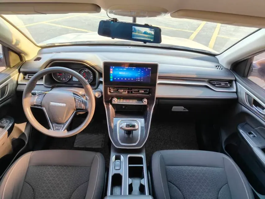 2021 Haval M6 1.5T 150HP L4 7DCT,autocango,china used car exporter,china ev exporter,chinese used car exporter,chinese used ev exporter