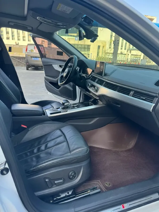 2019 Audi A4L 2.0T 190HP L4 7DCT,autocango,china used car exporter,china ev exporter,chinese used car exporter,chinese used ev exporter