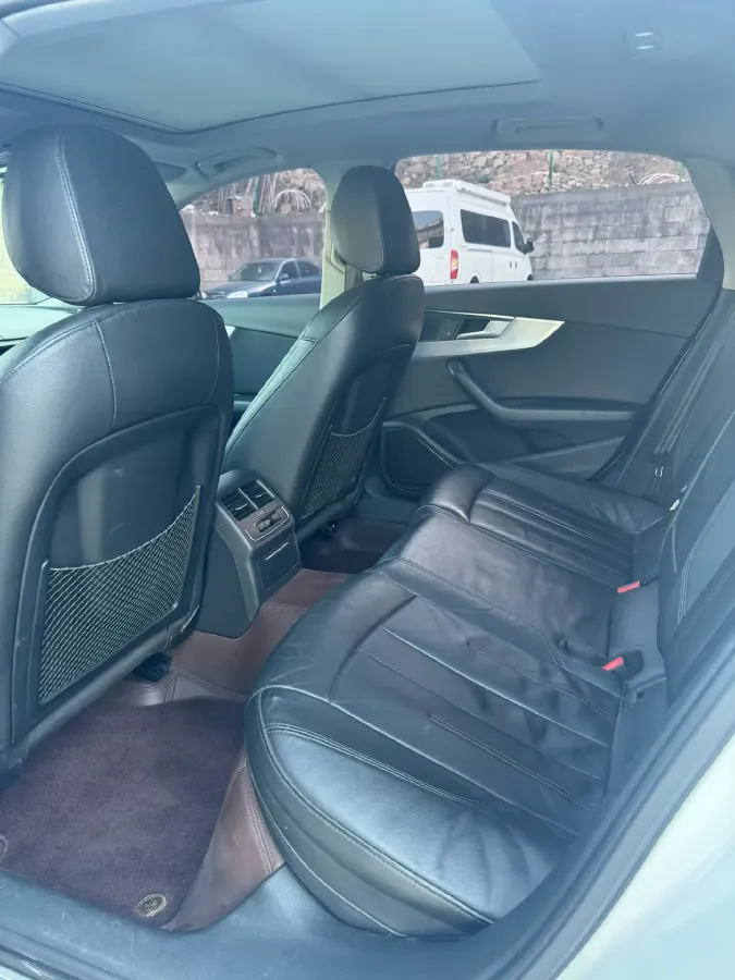 2019 Audi A4L 2.0T 190HP L4 7DCT,autocango,china used car exporter,china ev exporter,chinese used car exporter,chinese used ev exporter