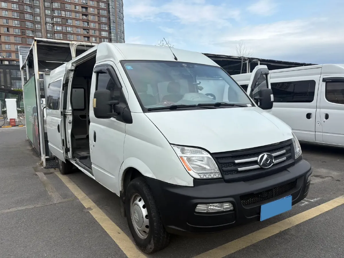 2020 MAXUS XinTu V80 2.5T 136HP L4 6MT,autocango,china used car exporter,china ev exporter,chinese used car exporter,chinese used ev exporter