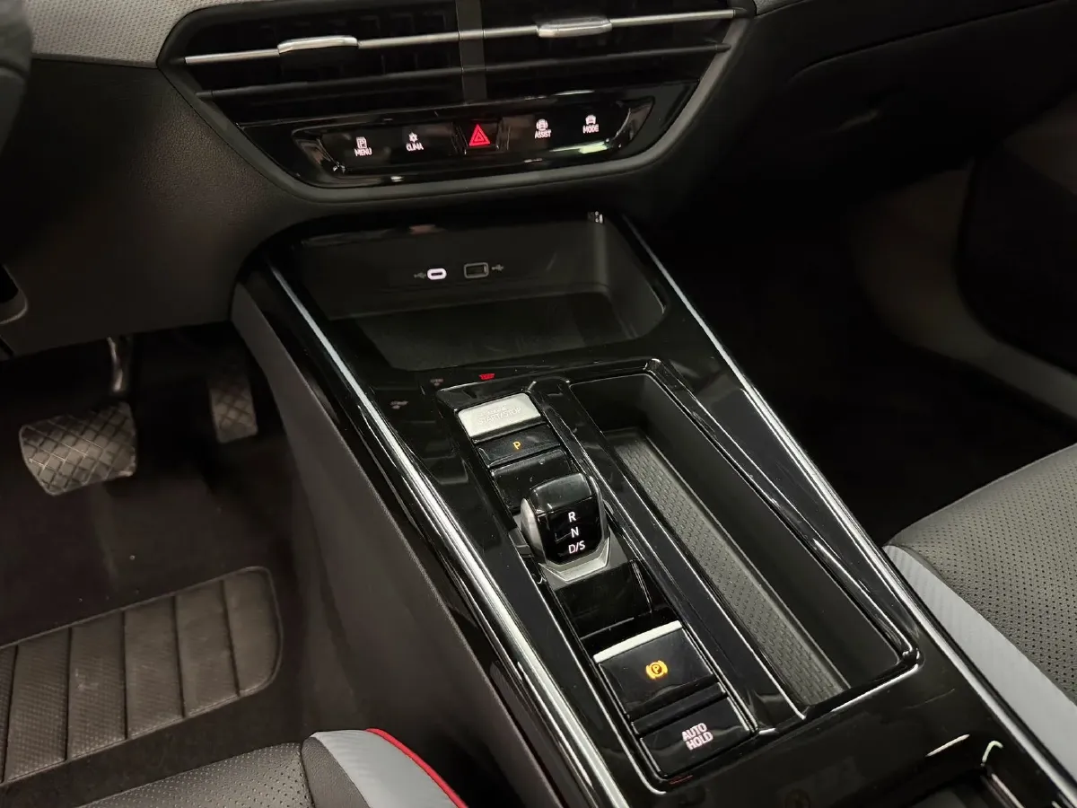 2023 Volkswagen Lamando 1.4T 150HP L4 7DCT,autocango,china used car exporter,china ev exporter,chinese used car exporter,chinese used ev exporter