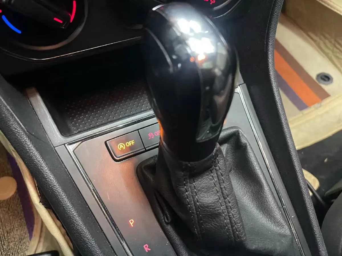 2019 Citroen C4L 1.2T 136HP L3 6AT,autocango,china used car exporter,china ev exporter,chinese used car exporter,chinese used ev exporter