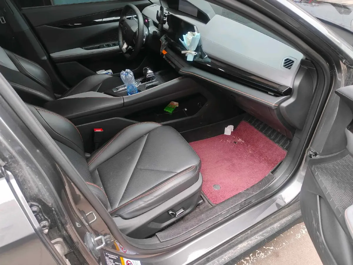 2022 ChangAn UNI-V 1.5T 188HP L4 7DCT,autocango,china used car exporter,china ev exporter,chinese used car exporter,chinese used ev exporter