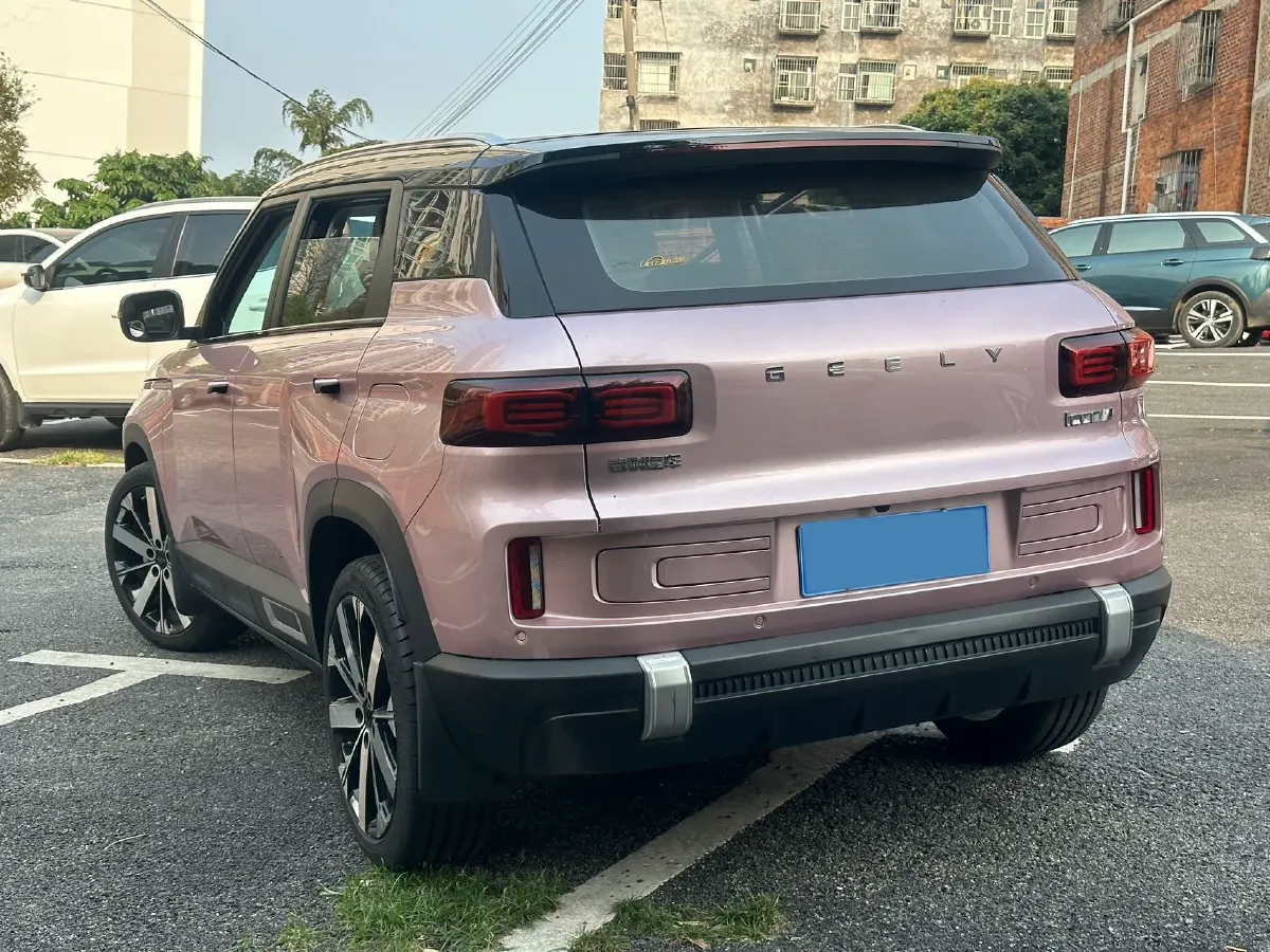 2023 Geely ICON 1.5T 181HP L4 7DCT,autocango,china used car exporter,china ev exporter,chinese used car exporter,chinese used ev exporter