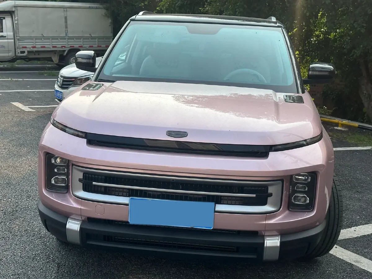 2023 Geely ICON 1.5T 181HP L4 7DCT,autocango,china used car exporter,china ev exporter,chinese used car exporter,chinese used ev exporter