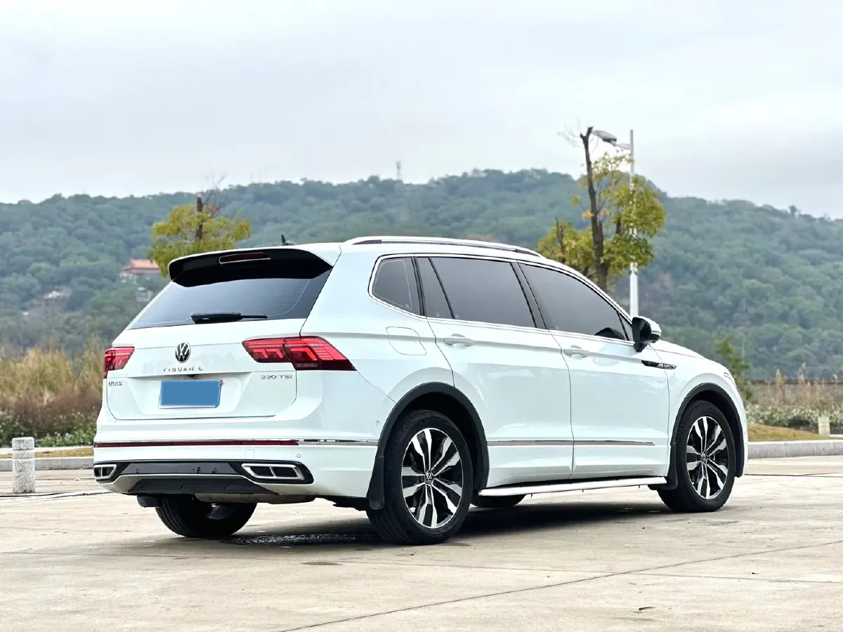 2024 Volkswagen Tiguan L 2.0T 186HP L4 7DCT,autocango,china used car exporter,china ev exporter,chinese used car exporter,chinese used ev exporter