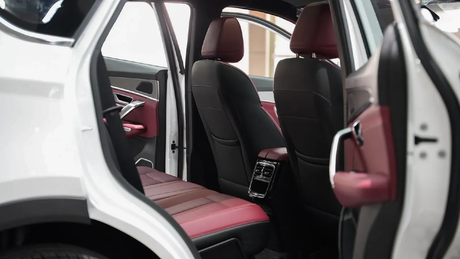 2025 Jetour X70 Plus 1.5T 156HP L4 6DCT,autocango,china used car exporter,china ev exporter,chinese used car exporter,chinese used ev exporter