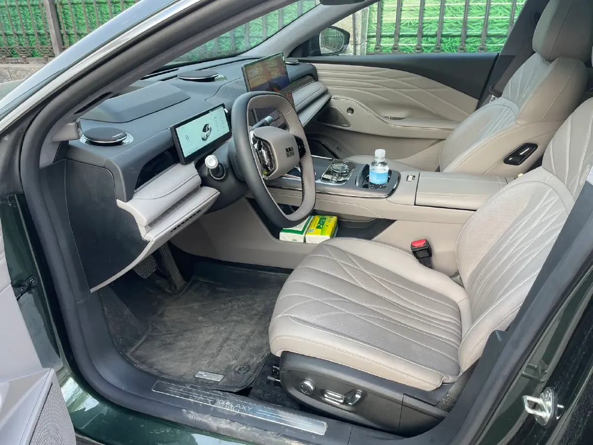 2025 Geely Galaxy Starshine 8 1.5T 163HP L4 3DHT PHEV 27.69KWH,autocango,china used car exporter,china ev exporter,chinese used car exporter,chinese used ev exporter
