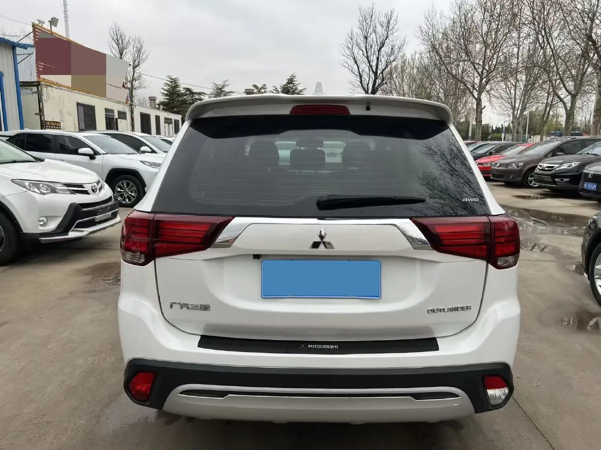 2020 Mitsubishi Outlander 2.0L 166HP L4 CVT,autocango,china used car exporter,china ev exporter,chinese used car exporter,chinese used ev exporter