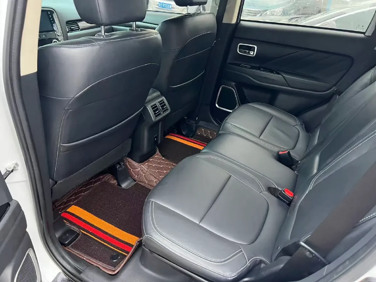 2020 Mitsubishi Outlander 2.0L 166HP L4 CVT,autocango,china used car exporter,china ev exporter,chinese used car exporter,chinese used ev exporter