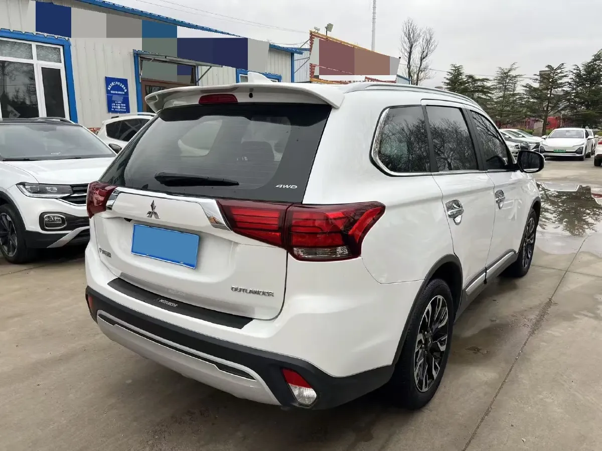 2020 Mitsubishi Outlander 2.0L 166HP L4 CVT,autocango,china used car exporter,china ev exporter,chinese used car exporter,chinese used ev exporter