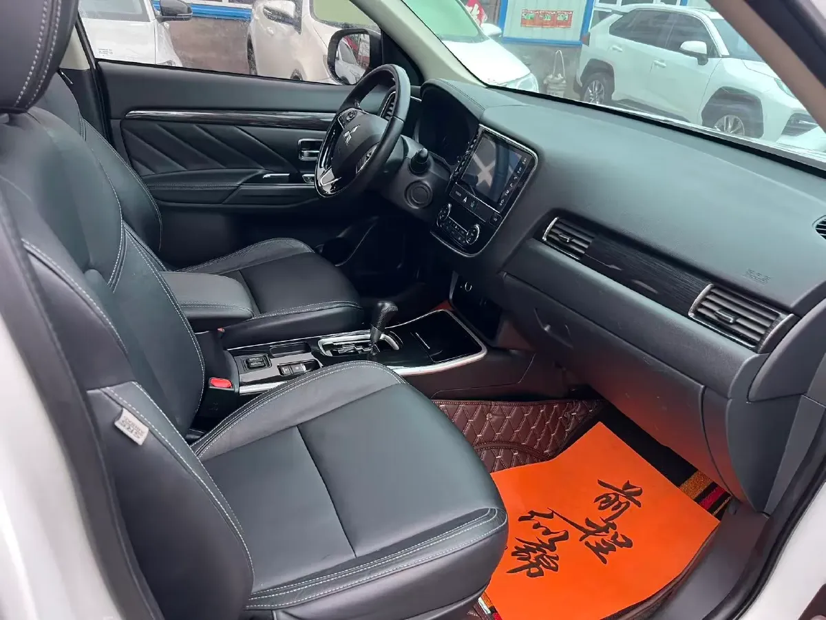 2020 Mitsubishi Outlander 2.0L 166HP L4 CVT,autocango,china used car exporter,china ev exporter,chinese used car exporter,chinese used ev exporter